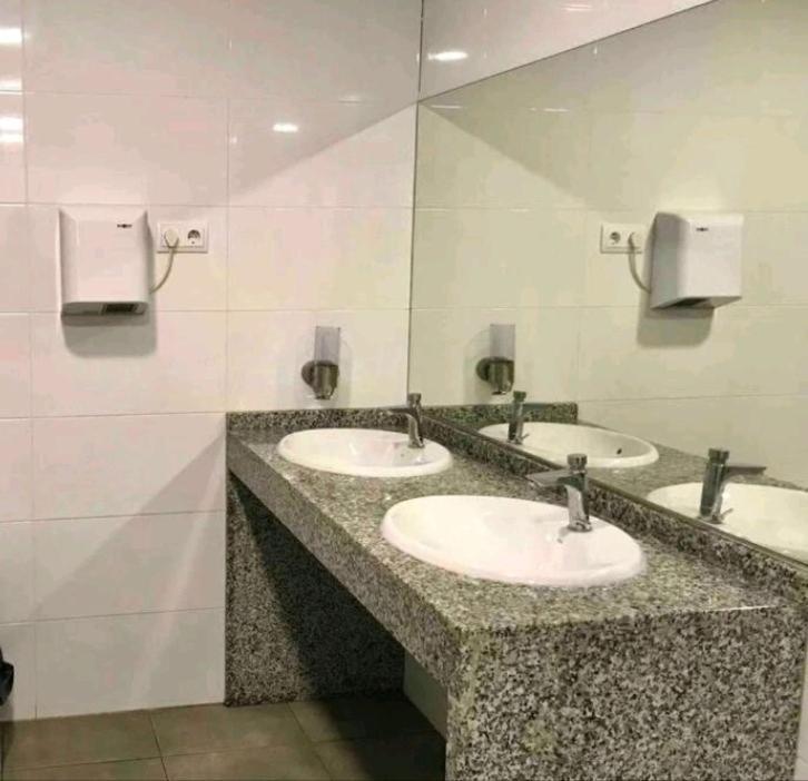 Voyager Hotel Sant Adria de Besos Bagian luar foto