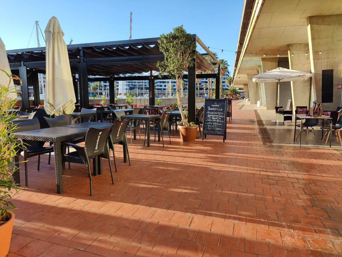 Voyager Hotel Sant Adria de Besos Bagian luar foto