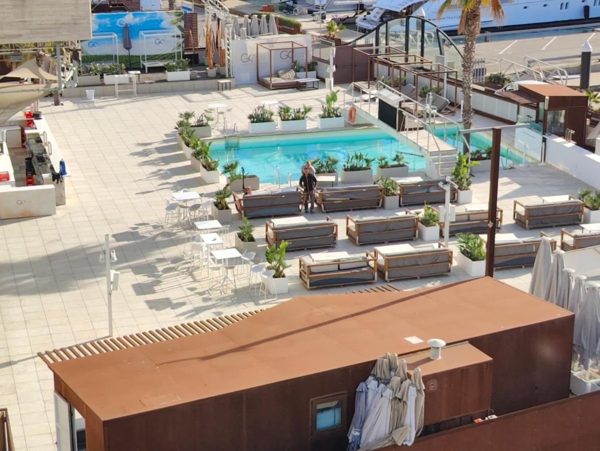 Voyager Hotel Sant Adria de Besos Bagian luar foto